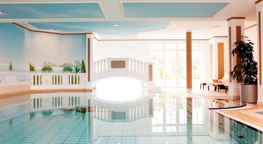 Landhotel Schloss Teschow Teterow Ngoại thất bức ảnh